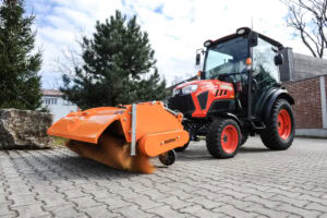 swe-57-kehrmaschine-ku-lx351-einsatz03-matev