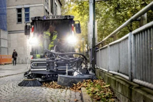 MC_250_e!ectric_weed_brush_municipal_city_app_01_CI20-Portal_Image_High_3k